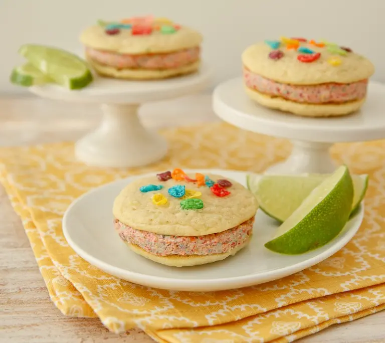 Fruity PEBBLES™ coconut lime whoopie pies recipe
