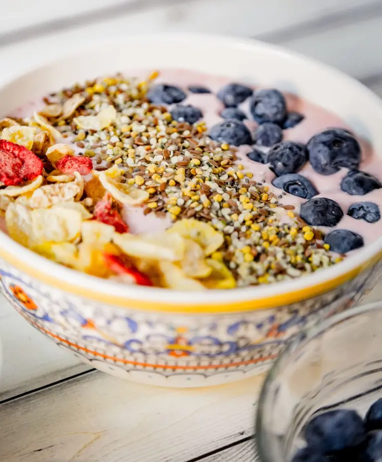 Strawberry Pineapple Smoothie Bowl