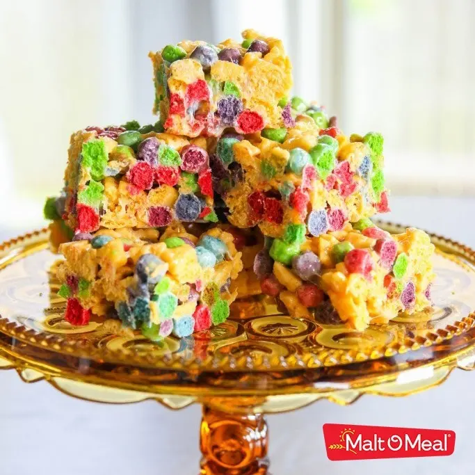 Malt-O-Meal Berry Colossal Crunch® Crispies recipe.