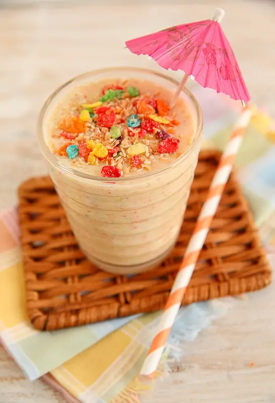 Fruity PEBBLES™ tropical crunch smoothie recipe