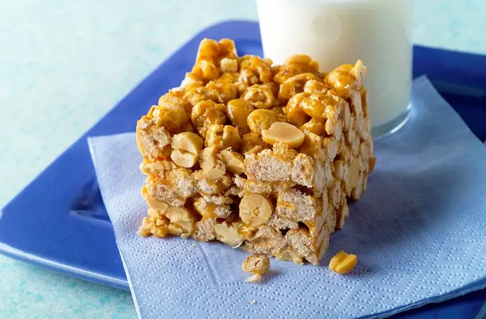 Golden Crisp chewy caramel bars recipe