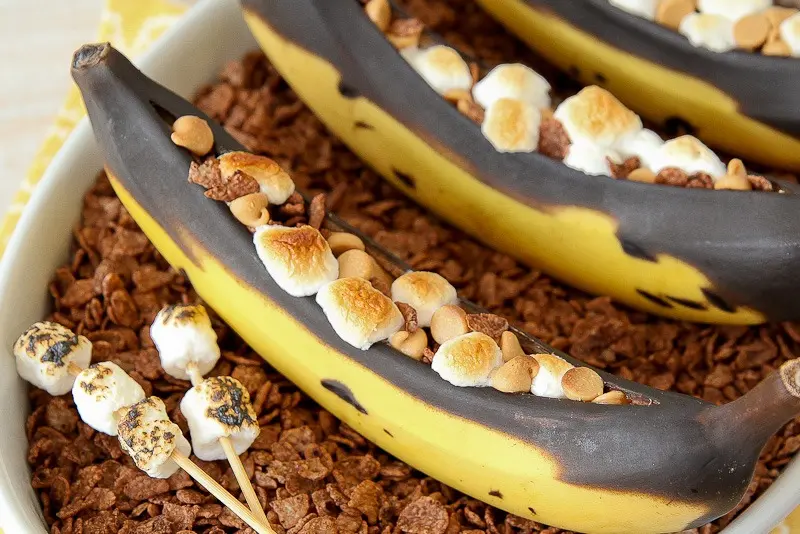Cocoa PEBBLES Grilled Bananas.